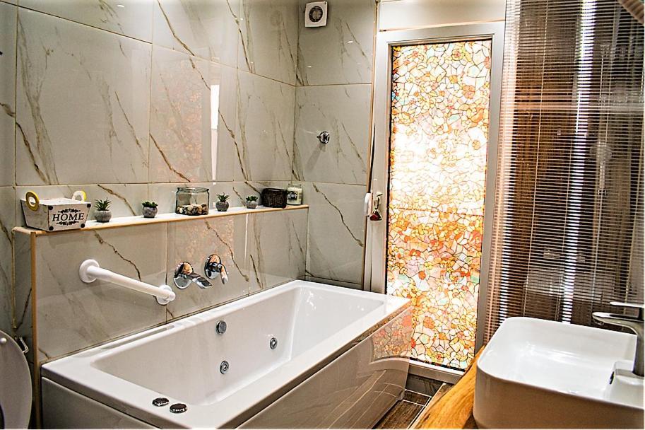 Kassandrou Suite Hot Tub-Jakuzzi - 2 Bedrooms - Big Balcony - Center Thessaloníki Luaran gambar